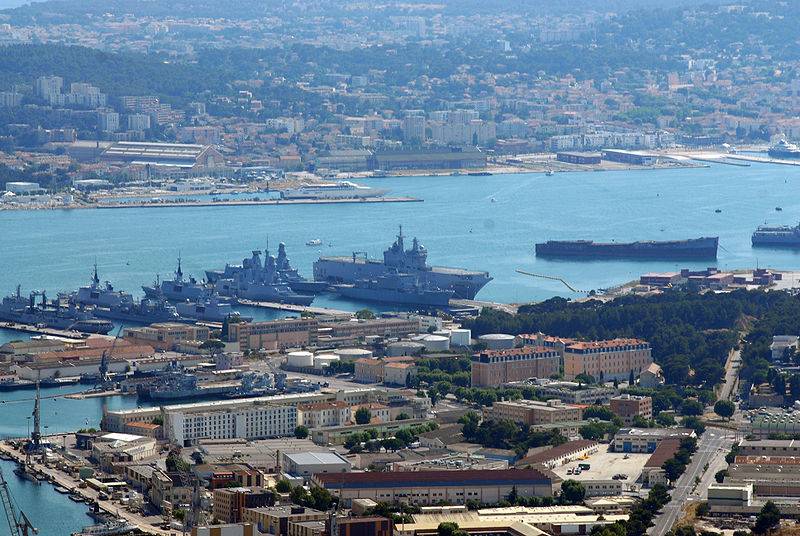 transfert de la gare de Marseille vers le port militaire de Toulon